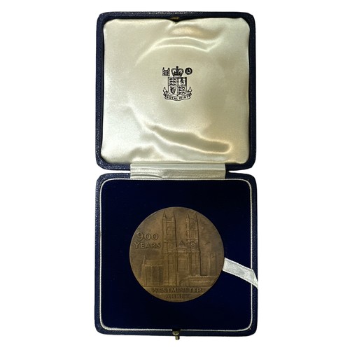 164 - 1965 Westminster Abbey 900 years 57mm commemorative bronze medal in fitted Royal Mint case of issue.