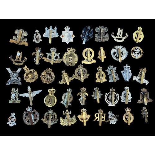 95 - Mixed lot of military cap badges etc (43), with examples of Lowland Regiment, Royal Military Police,... 