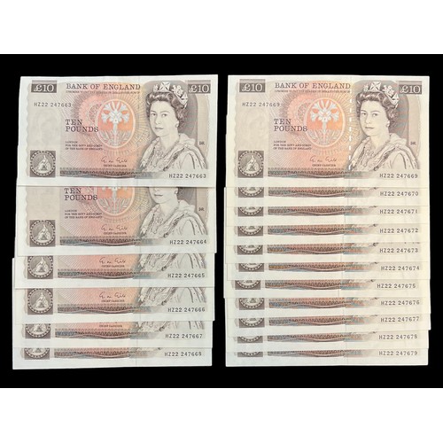 294 - G.M. Gill 1988 (1 Mar) £10 HZ247663-679 consecutive run of 17 notes, about uncirculated apart from t... 