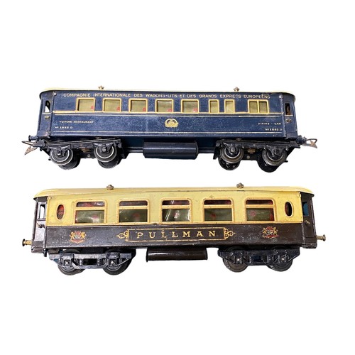 289 - Hornby O gauge pair of twin bogie coaches, with Wagon Lits Grand European Express Dining Car (some d... 