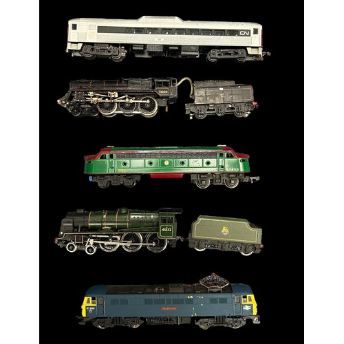 297 - OO gauge unboxed locomotive collection, generally excellent to good, with Mainline BR green 45532 Il... 