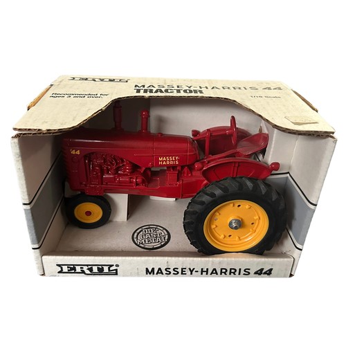 79 - Ertl Farm collection, 1/16th to 1/32nd scale, generally excellent in excellent boxes, with Massey Ha... 