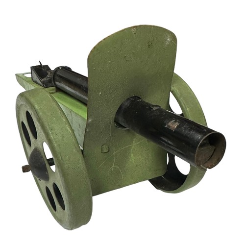 172 - Burnett (London) Field gun, green and black with Burnett makers trade mark. Contents unchecked for c... 