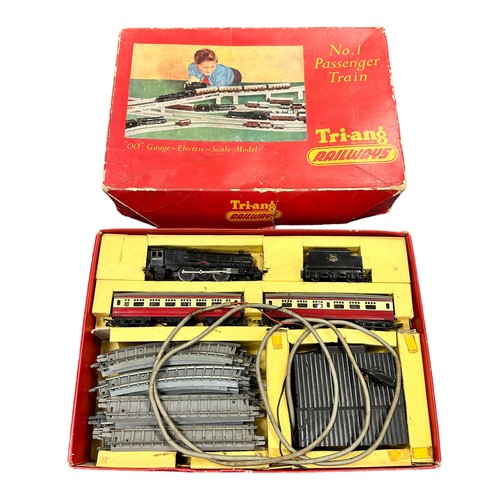 316 - Triang Hornby Passenger Train No. 1, generally good plus in good box (tear to lid and edge wear) wit... 