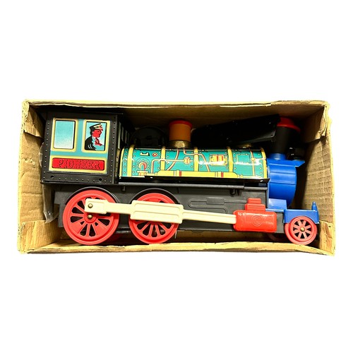 215 - Fu Yi Toy (Taiwan) Pioneer Train No. 2081, battery-operated (untested), generally excellent in good ... 