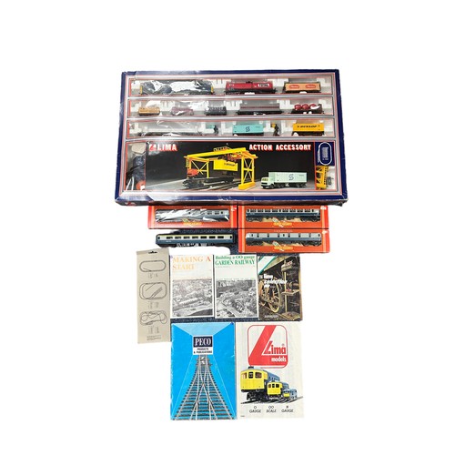 300 - OO gauge collection, generally excellent in excellent to good plus boxes, with Lima Operating Contai... 