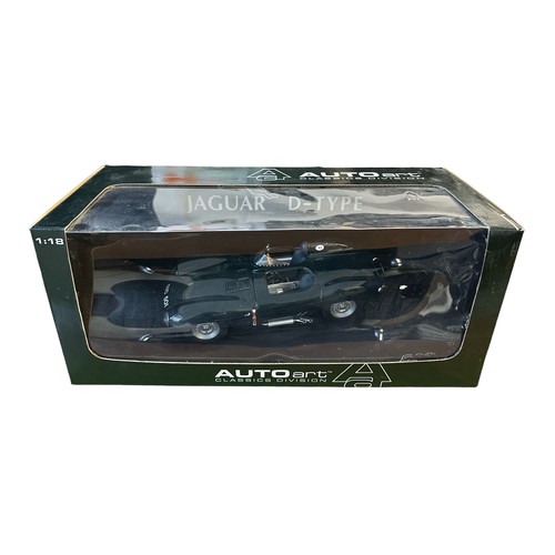 19 - Autoart (Classic Division) 1/18th scale Jaguar D-Type (short nose) green No. 73561, generally excell... 