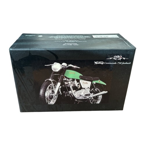 110 - Minichamps 1/12th scale Norton Commando No. 122 132000, (Classic Bike series No. 2), generally excel... 