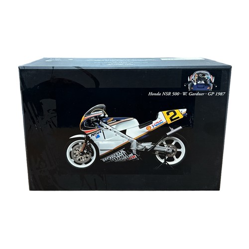 118 - Minichamps 1/12th scale Honda NSR 500 W Gardener GP 1987 No. 122 870002 (Classic Bike series No. 24)... 