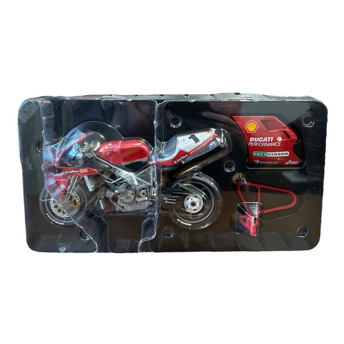 125 - Minichamps 1/12th scale Ducati 996 1999 World Champion Carl Fogarty No. 122 991211, generally excell... 