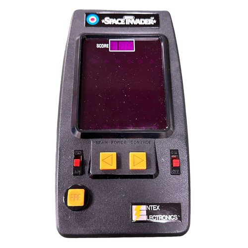 213 - 1980 Entex Space Invader hand-held arcade game No. 6012, generally excellent in good plus box with p... 