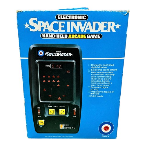 213 - 1980 Entex Space Invader hand-held arcade game No. 6012, generally excellent in good plus box with p... 