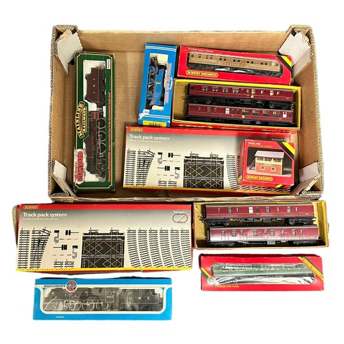 298 - OO gauge collection, generally excellent to good plus in good or better boxes, with locomotives (3) ... 