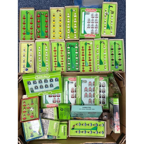 231 - Subbuteo extensive collection, generally excellent to good plus in good plus to good boxes, with 28 ... 