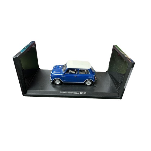 93 - Kyosho 1/18th scale Morris Mini Cooper 1275 S blue with white roof, generally excellent on plastic i... 