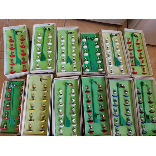 231 - Subbuteo extensive collection, generally excellent to good plus in good plus to good boxes, with 28 ... 