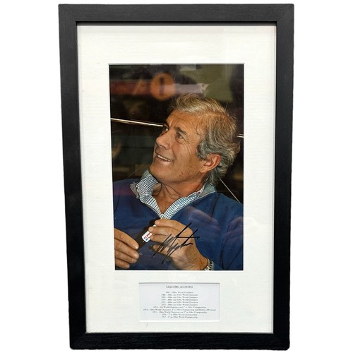 442 - Framed signed Giacomo Agostini picture. Agostini won 15x World Championships in Grand Prix Motorcycl... 