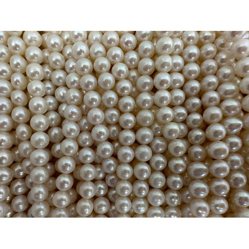 60 - A large quantity of cultured pearl strands (approx 165) for jewellery making. Pearl sizes and shapes... 