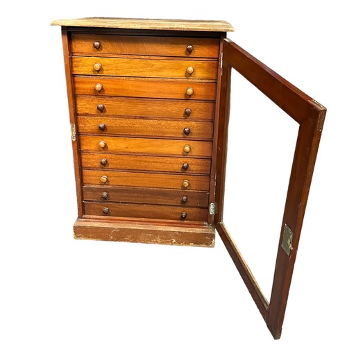 316A - Wooden ten drawer insect cabinet, with many interesting specimens, including various butterflies, mo... 