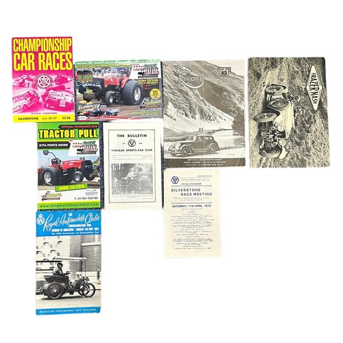 442 - A collection of 35+ motor racing programmes from 1930's - present day. Various UK race tracks such a... 