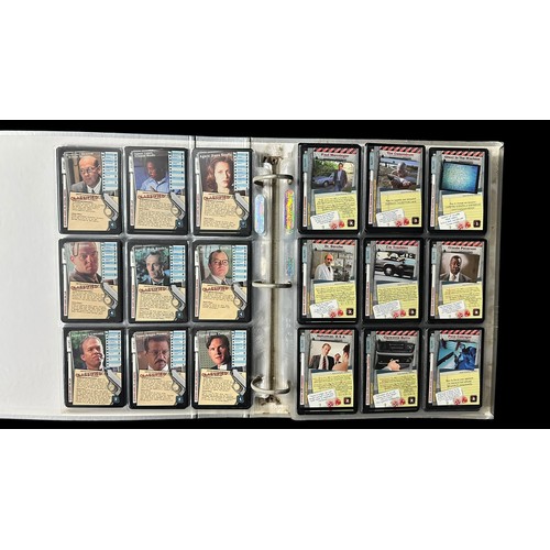 414 - Over 800 X Files trade cards. These cards are from The Premier 1996 set. Includes rare cards, duplic... 