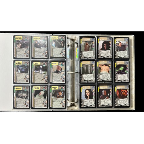 414 - Over 800 X Files trade cards. These cards are from The Premier 1996 set. Includes rare cards, duplic... 