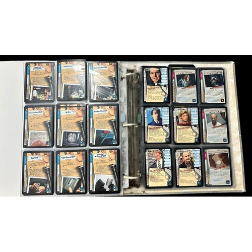 414 - Over 800 X Files trade cards. These cards are from The Premier 1996 set. Includes rare cards, duplic... 