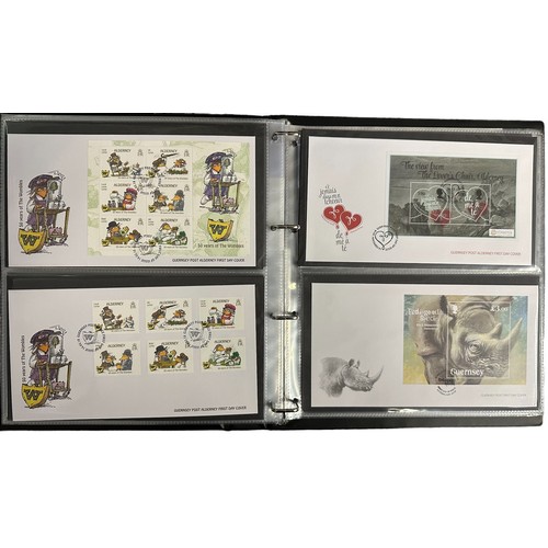 321 - 2017-2018 range of illustrated FDC’s in binder with sets, single special event, 2 signed, and useful... 