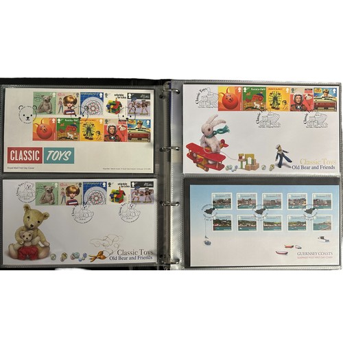 321 - 2017-2018 range of illustrated FDC’s in binder with sets, single special event, 2 signed, and useful... 