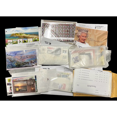 357 - Jersey/ Guernsey/ Alderney  / IOM UM new issues, mostly for year 2014 with original invoices, commem... 