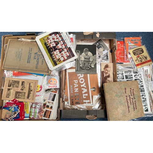 412 - Large accumulation of trade cards (some cigarette cards) in 3 fruit trays with 3 sleeved album and l... 