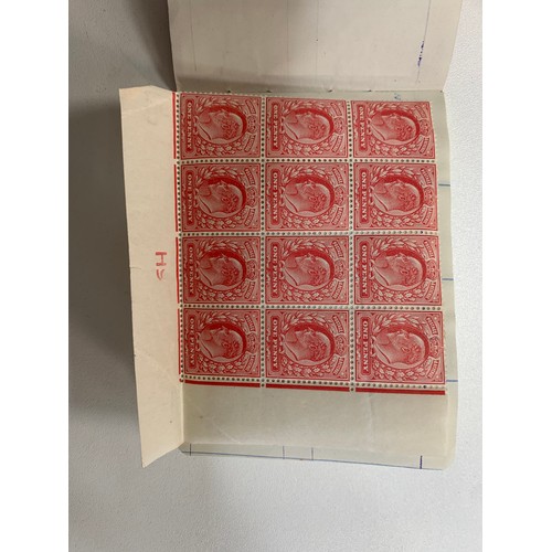 280A - Great Britain, 1902-10 collection of low vals ½d & 1d in blocks M/UM, stored in three small stockboo... 