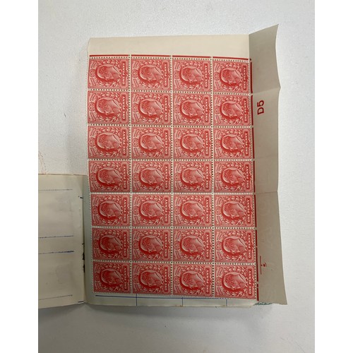 280A - Great Britain, 1902-10 collection of low vals ½d & 1d in blocks M/UM, stored in three small stockboo... 