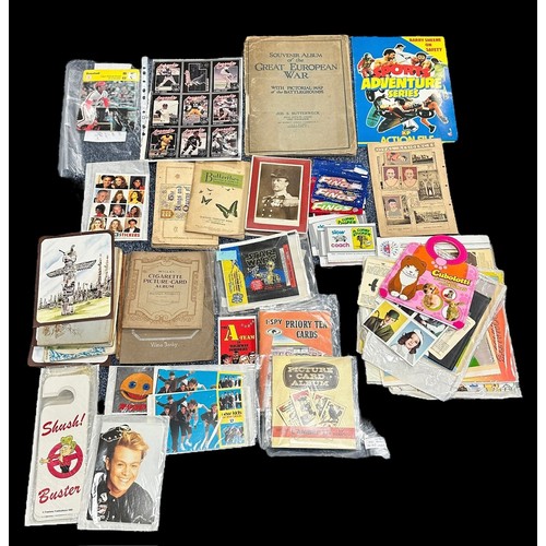 412 - Large accumulation of trade cards (some cigarette cards) in 3 fruit trays with 3 sleeved album and l... 