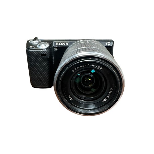 359 - Sony Nex-5N Camera. 16.1 CMOS sensor. 1080p HD video recording in AVCHD format. Includes camera bag,... 