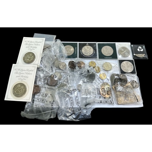 192 - Collection of modern British coins with £5 uncirculated on Royal Mint card (2), ranges of £5, £2, 50... 