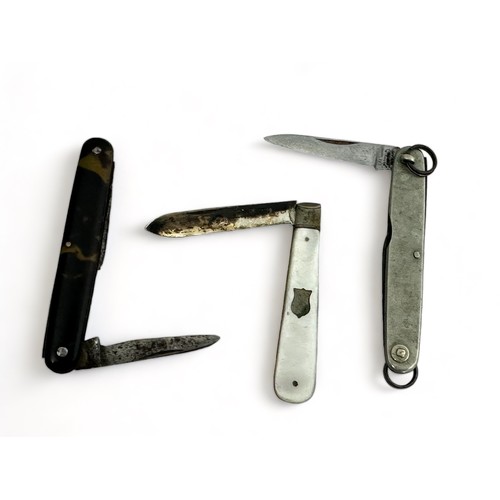 185 - Two pocket knives and a silver fruit knife with a mother of pearl handle.