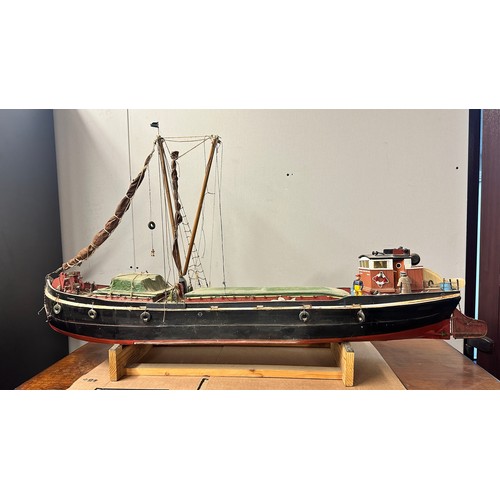 315 - Large scratch built remote control ship of XYLONITE Thames barge, Official No. 145408, 68 ton. Built... 