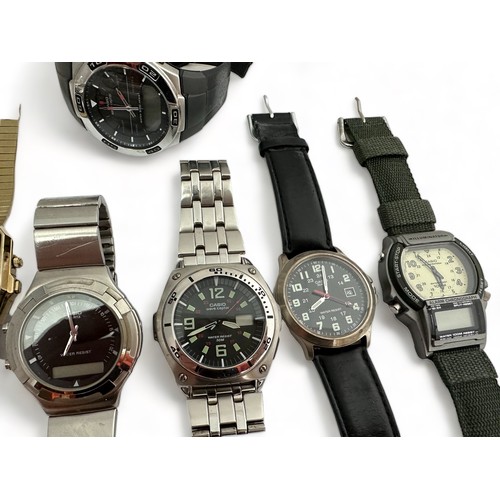 101 - A collection of Casio and Citizen watches - Qty 9