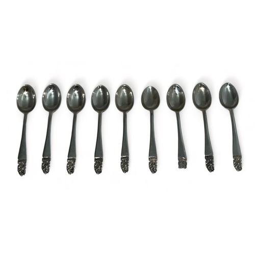 169 - Set of eight hallmarked silver Warwick spoons with the top of each spoon featuring the Warwickshire ... 