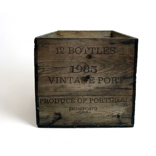 300 - Wooden ‘ Dow’s 1985 Vintage Port ‘ box / empty port case. Useful decorative storage / vinyl record c... 