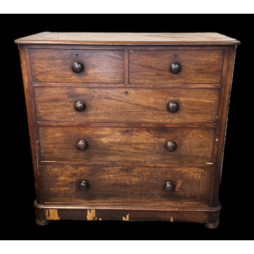 437 - Large Victorian mahogany chest of drawers. 2 small over 3 long drawers. H115cm, D56cm, W120cm.