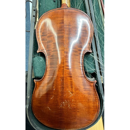 376 - 4/4 Murdoch & Co Of London 'The Maidstone' Violin  - Labelled inside. Circa early 20th century.  Gen... 