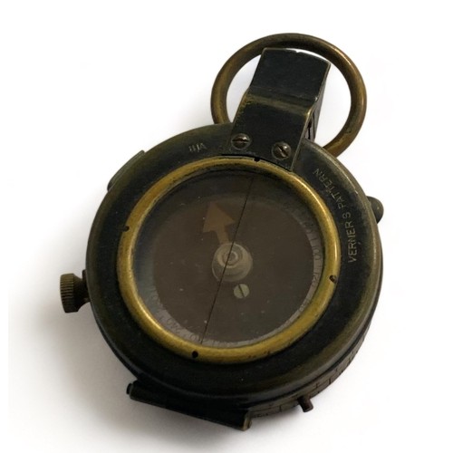 118 - First World War (WW1) cased Vernier’s Pattern Mk VIII military compass, stamped to reverse F-L No. 1... 