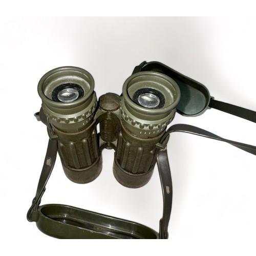 127 - Zeiss Dialyt 8x30  Safari Green Rubber Armoured Binoculars in good used condition