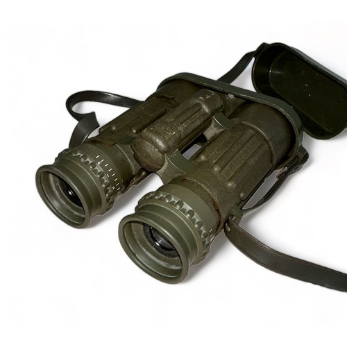 127 - Zeiss Dialyt 8x30  Safari Green Rubber Armoured Binoculars in good used condition