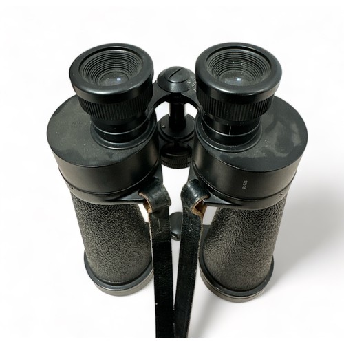 128 - Barr & Stroud CF31 7x50 Binoculars. Serial number 92248 comes with leather case. good used condition... 