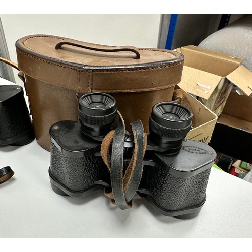 139 - Collection of Cased binoculars to include Lizars 10x42, Prinz 10x50, Aquilus 8x30, Barr & Stroud 6xC... 