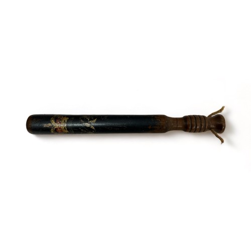 70 - Victorian flat head hand painted wooden police truncheon, gilt lettering with VR insignia below crow... 