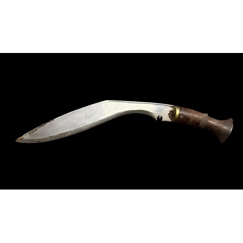 51 - Nepalese / Gurkha Regiment Kukri knife dagger. Flat wooden pommel with a carved wooden grip and hook... 